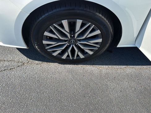 Used 2024 Nissan Altima 2.5 SV AWD/4WD image 35