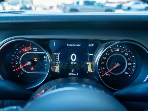 Used 2022 Jeep Gladiator Rubicon w/ LED Lighting Group image 11