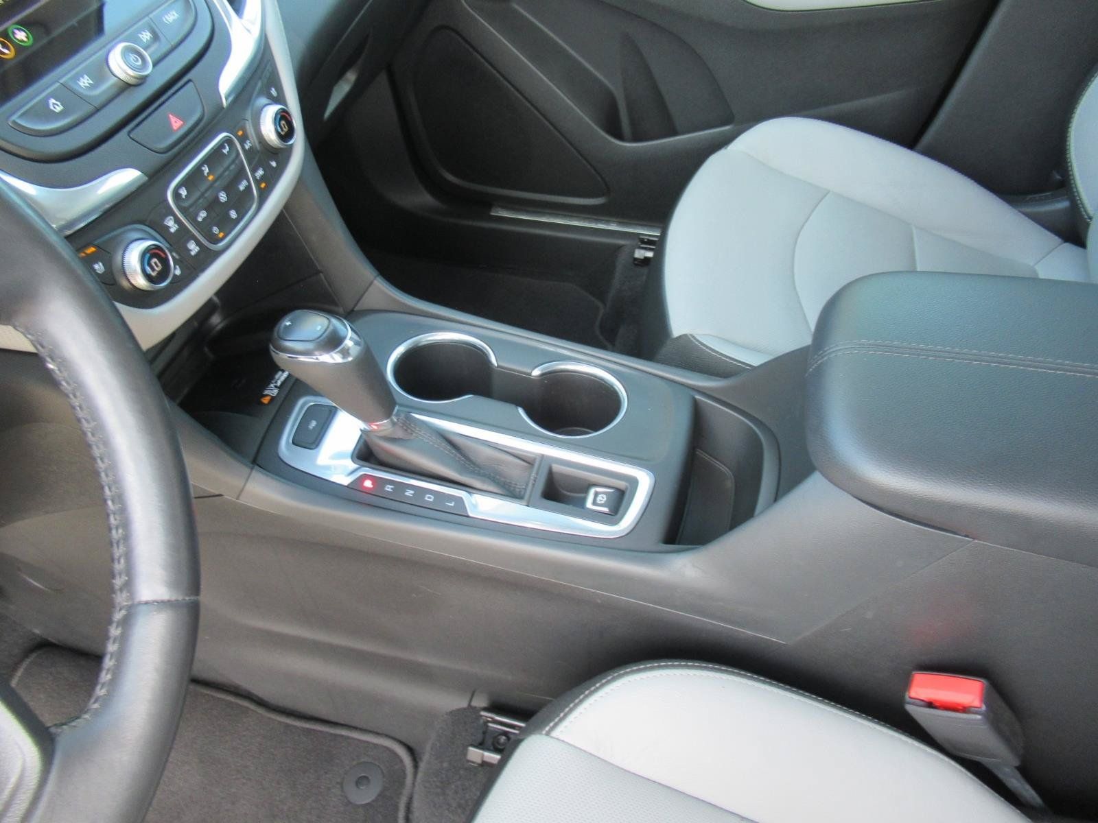 Used 2020 Chevrolet Equinox Premier FWD image 17