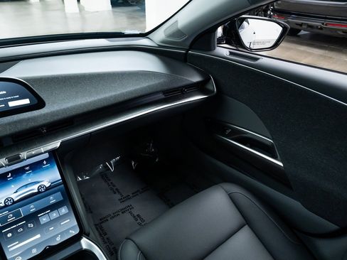 Used 2025 Lucid Air Touring image 11