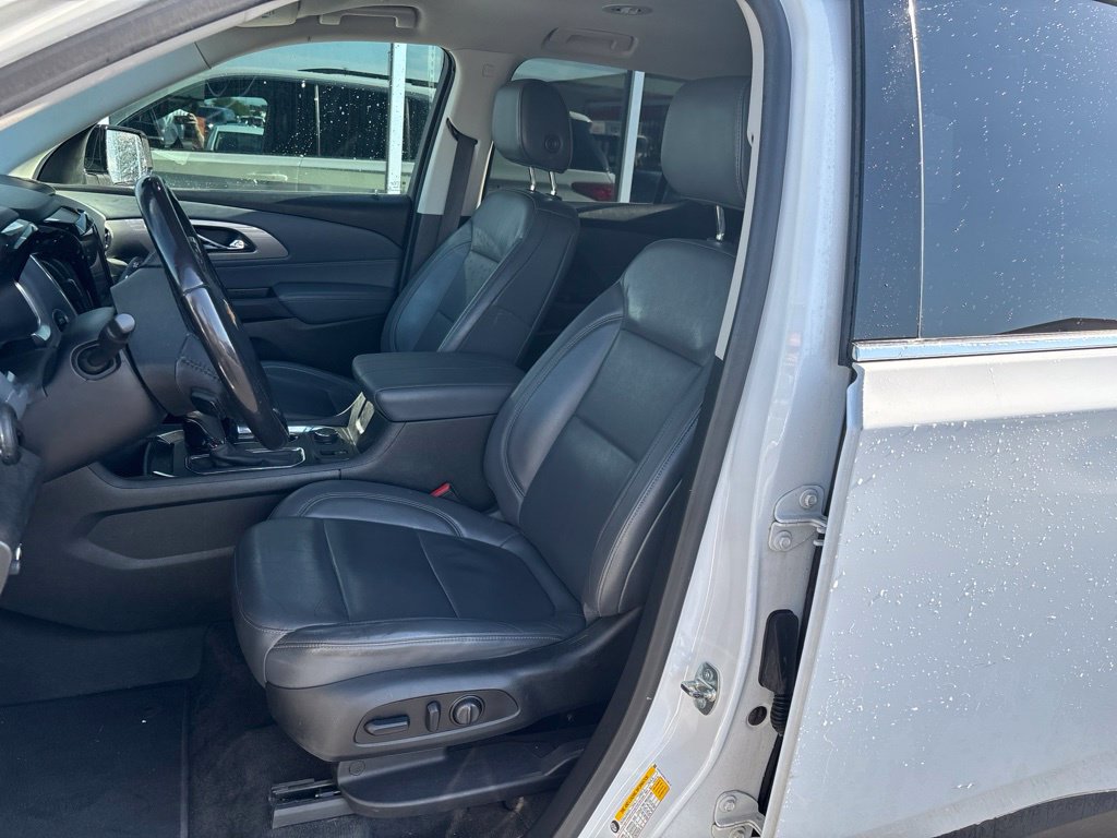 Used 2019 Chevrolet Traverse LT w/ LT Premium Package AWD/4WD image 10