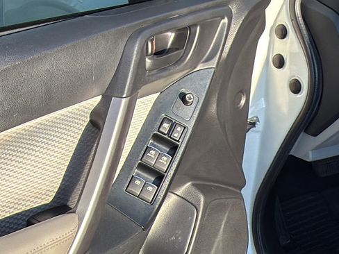 Used 2018 Subaru Forester 2.5i Premium image 11