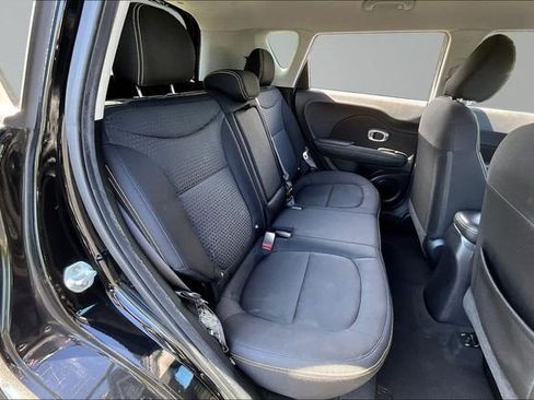 Used 2016 Kia Soul + FWD image 23
