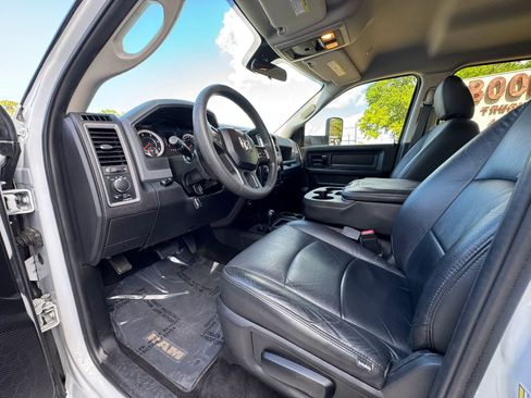 Used 2018 RAM 2500 Tradesman w/ Chrome Appearance Group image 7