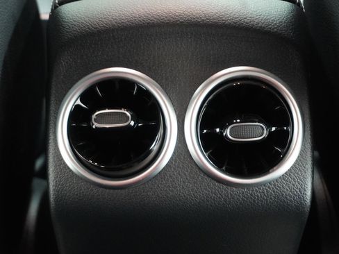 Used 2025 Mercedes-Benz GLA 250 GLA 250 image 37