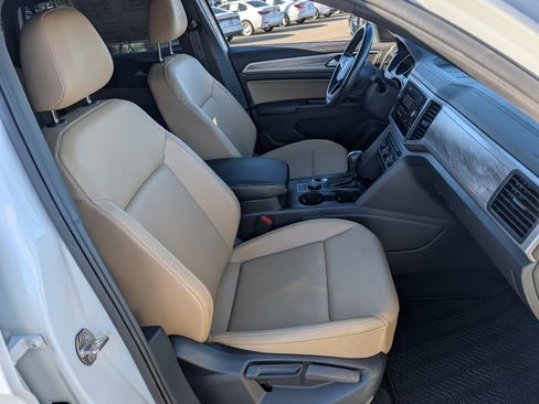 Used 2020 Volkswagen Atlas Cross Sport SE image 8