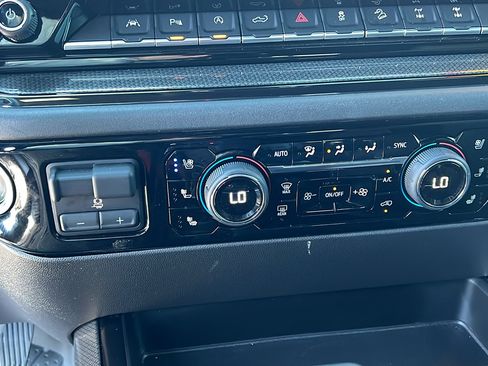 Certified 2025 Chevrolet Silverado 1500 ZR2 AWD/4WD image 24