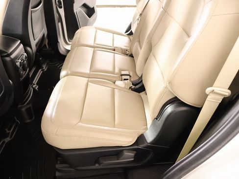 Used 2020 Ford Explorer XLT w/ Equipment Group 202A image 12