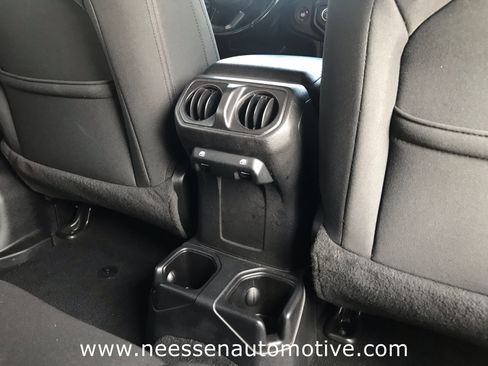 Used 2020 Jeep Wrangler Unlimited Sport S image 20