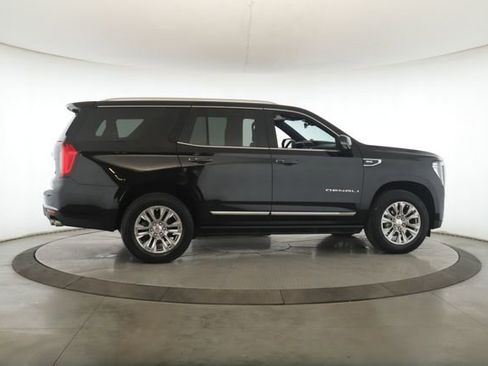 Used 2023 GMC Yukon Denali image 6