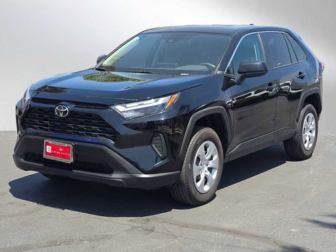 Used 2025 Toyota RAV4 LE FWD image 7