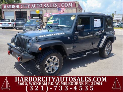 Used 2017 Jeep Wrangler Unlimited Rubicon w/ Connectivity Group AWD/4WD image 1