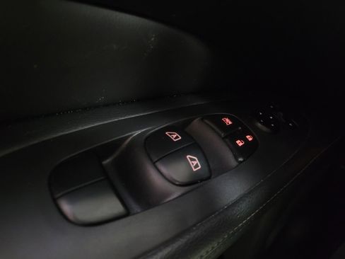 Used 2018 Nissan Pathfinder SL AWD/4WD image 27