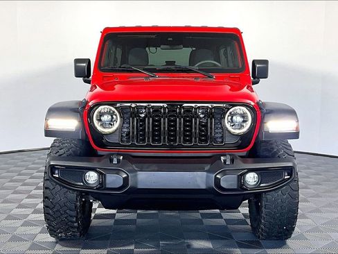 Used 2024 Jeep Wrangler Unlimited Sport AWD/4WD image 3