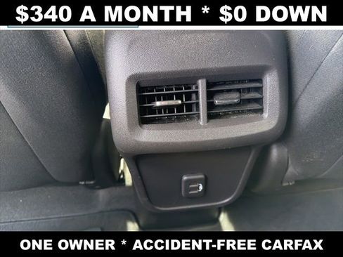 Used 2024 Chevrolet Equinox LT FWD image 33