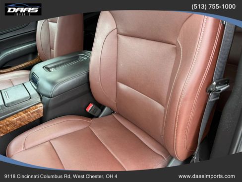 Used 2019 Chevrolet Suburban Premier w/ Premier Plus Edition AWD/4WD image 12