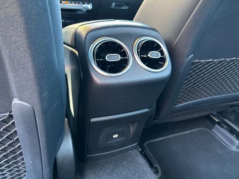 Used 2025 Mercedes-Benz CLA 250 4MATIC image 22