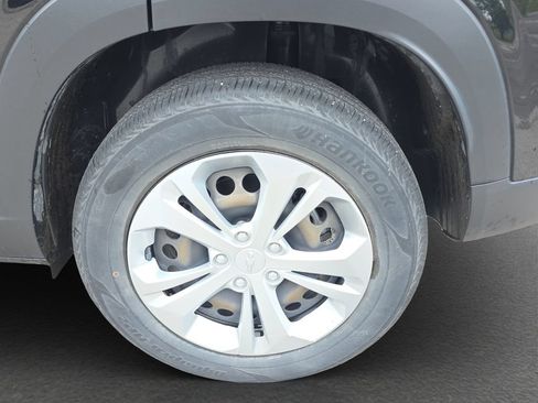 Used 2024 Chevrolet Trax LS FWD image 5