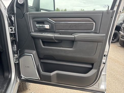 New 2026 RAM 2500 Laramie AWD/4WD image 33
