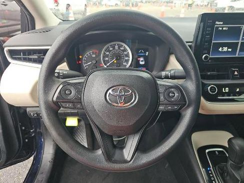 Used 2022 Toyota Corolla LE FWD image 21