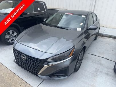 Used 2023 Nissan Altima 2.5 SV