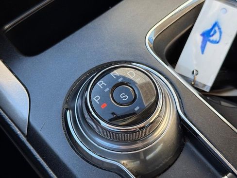 Used 2017 Ford Fusion SE w/ Fusion SE Technology Package image 26