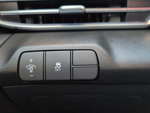 Used 2025 Hyundai Elantra SEL FWD image 20