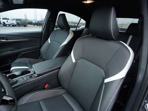 Used 2025 Toyota Camry SE image 34