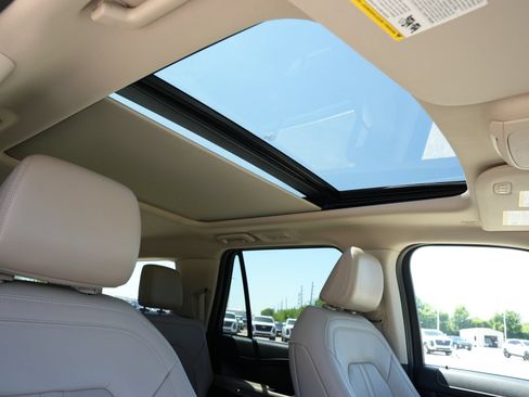 Used 2024 Ford Expedition Max Limited RWD image 26
