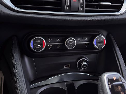 Used 2024 Alfa Romeo Stelvio Sprint image 12