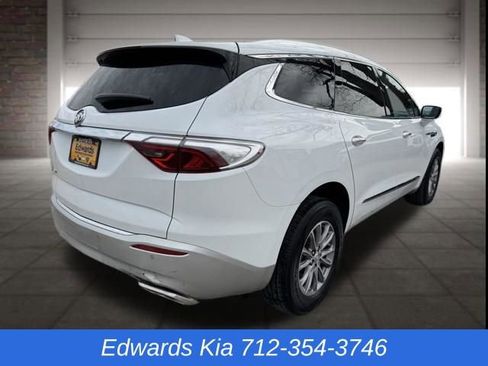 Used 2024 Buick Enclave Premium image 3