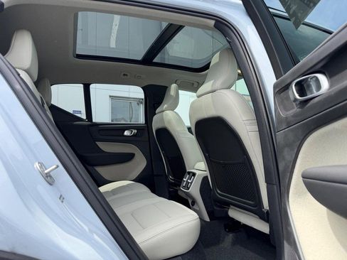 Certified 2025 Volvo XC40 B5 Ultra AWD/4WD image 11