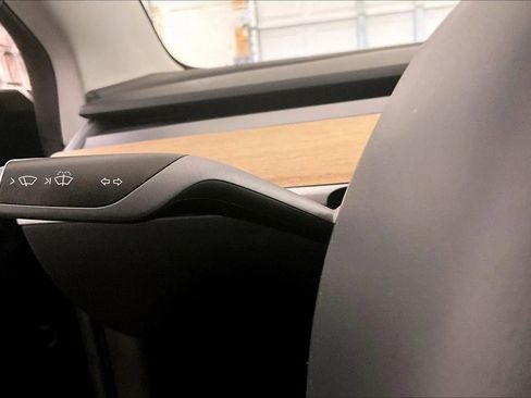 Used 2020 Tesla Model 3 Standard Range Plus image 30