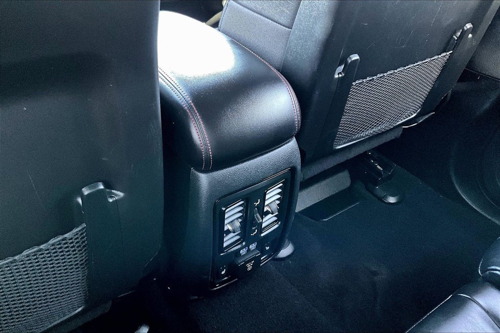 Used 2025 Dodge Durango GT AWD/4WD image 11