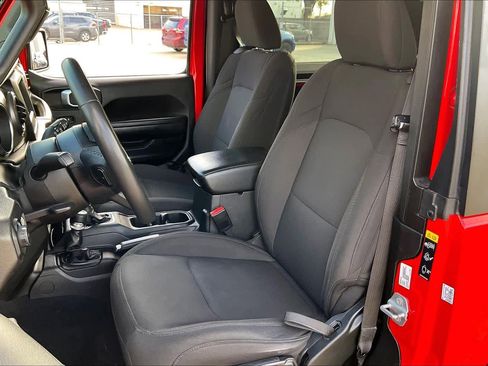 Used 2023 Jeep Wrangler Sport S image 5