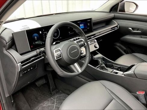 Used 2025 Hyundai Tucson SEL FWD image 8