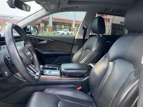 Used 2019 Audi Q8 Prestige w/ Luxury Package image 9