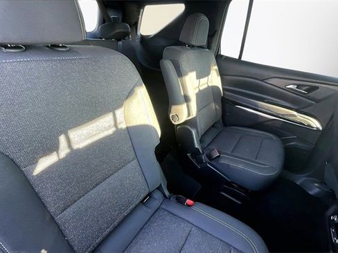 Used 2025 Chevrolet Traverse LT image 26