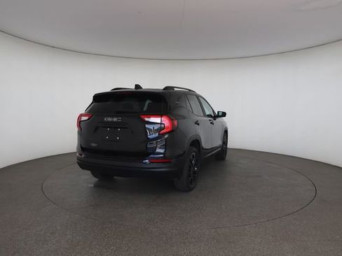 Used 2022 GMC Terrain SLE w/ Driver Convenience Package FWD image 17