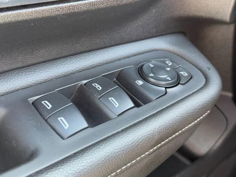 Used 2024 GMC Terrain SLE image 21