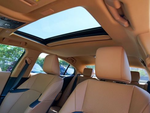 Used 2023 Lexus ES 350 w/ Premium Package FWD image 23