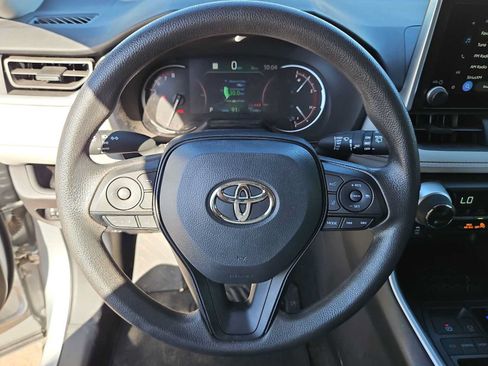 Used 2025 Toyota RAV4 XLE w/ Convenience Package FWD image 19