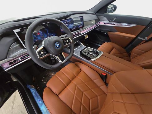 New 2026 BMW 750e xDrive image 13