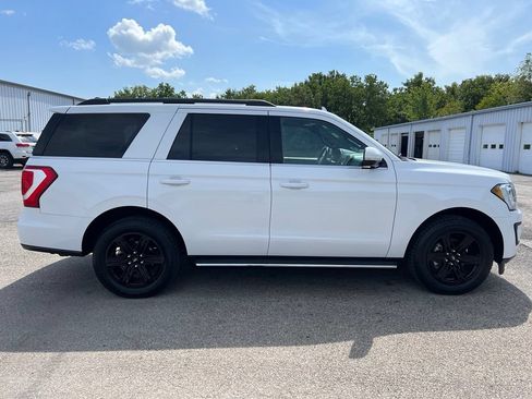 Used 2020 Ford Expedition XLT w/ Equipment Group 202A AWD/4WD image 4