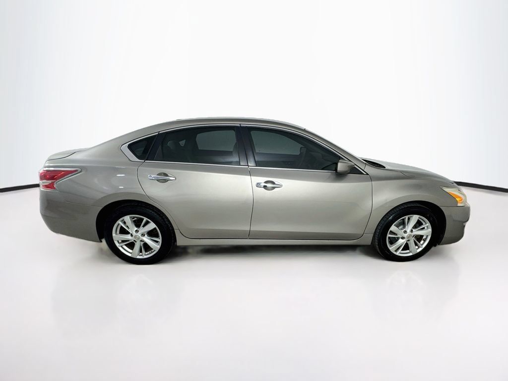 Used 2013 Nissan Altima 2.5 SV FWD image 8
