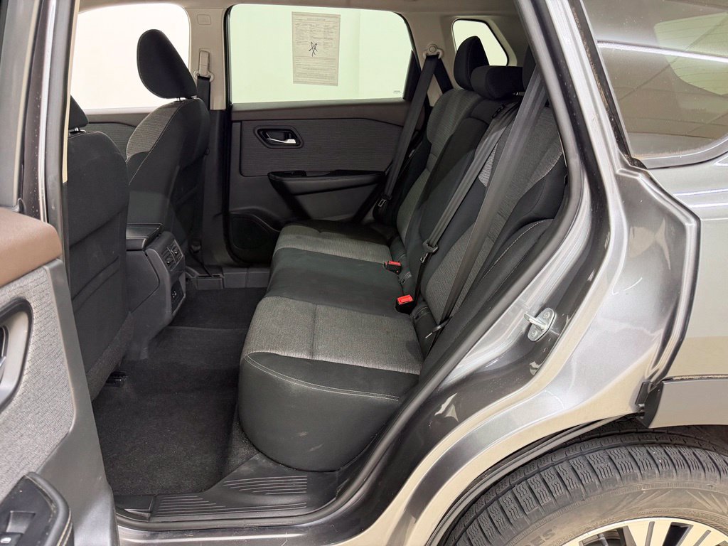 Used 2021 Nissan Rogue SV AWD/4WD image 16