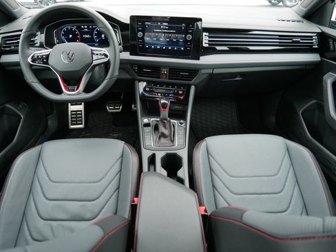 Certified 2025 Volkswagen Jetta GLI Autobahn image 10