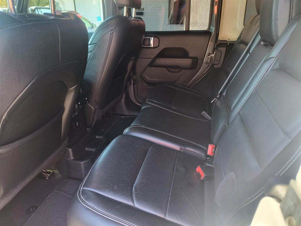 Used 2019 Jeep Wrangler Unlimited Sahara w/ Quick Order Package 24M Moab AWD/4WD image 30