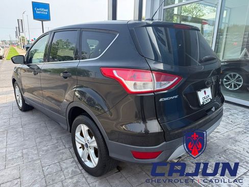 Used 2015 Ford Escape SE FWD image 2