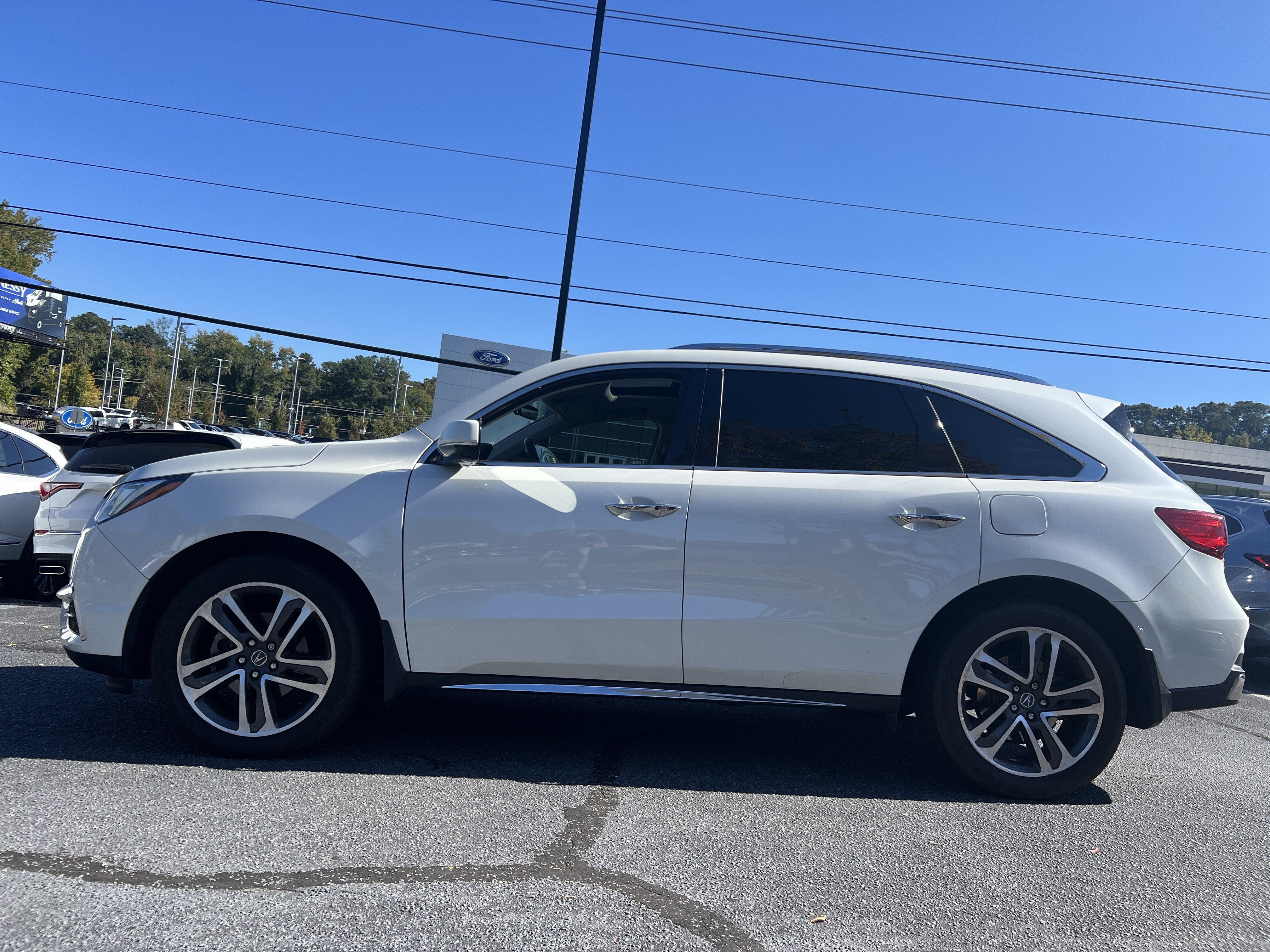 Used 2018 Acura MDX w/ Advance Package AWD/4WD image 2